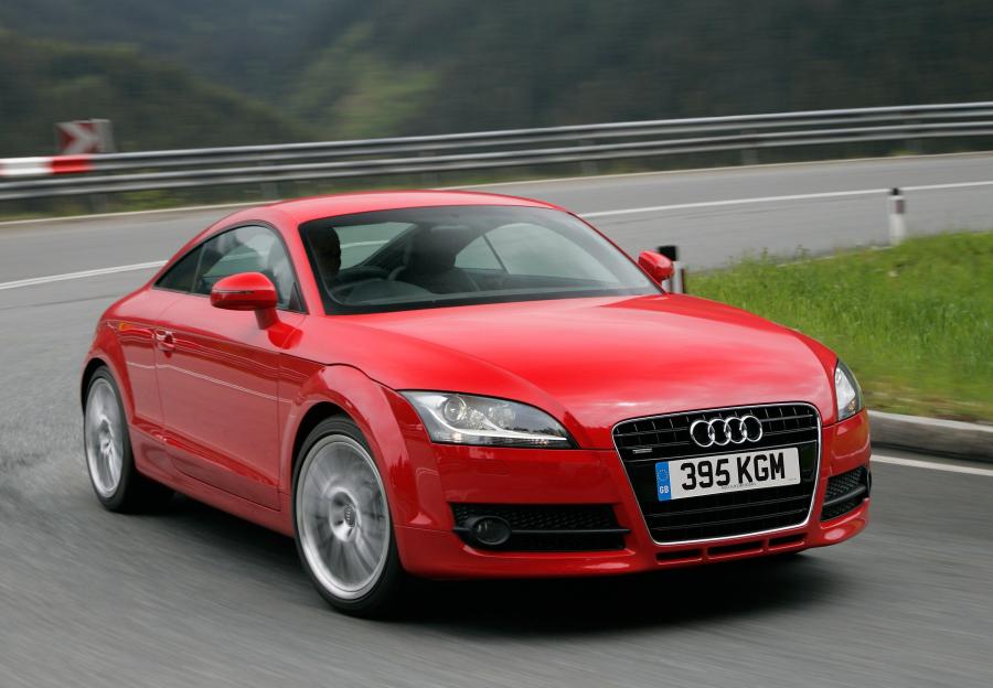  Audi TT Coupe (8J) 2006 года  (UK) (фото 12 из 20)